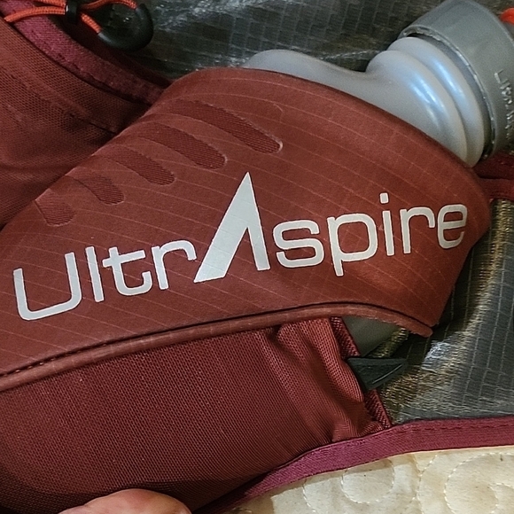 Ultraspire Hydration Belt - Picture 2 of 9
